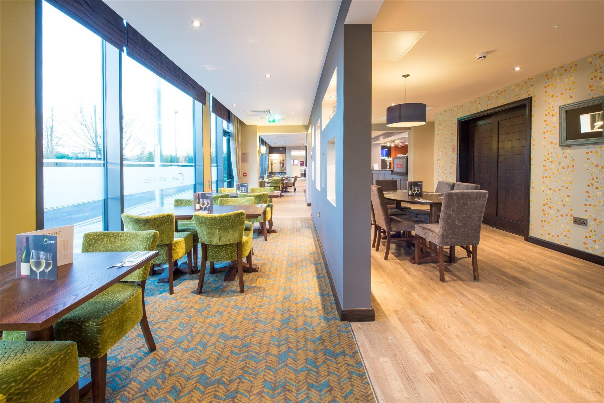 Premier Inn Maidenhead Town Centre Exterior photo