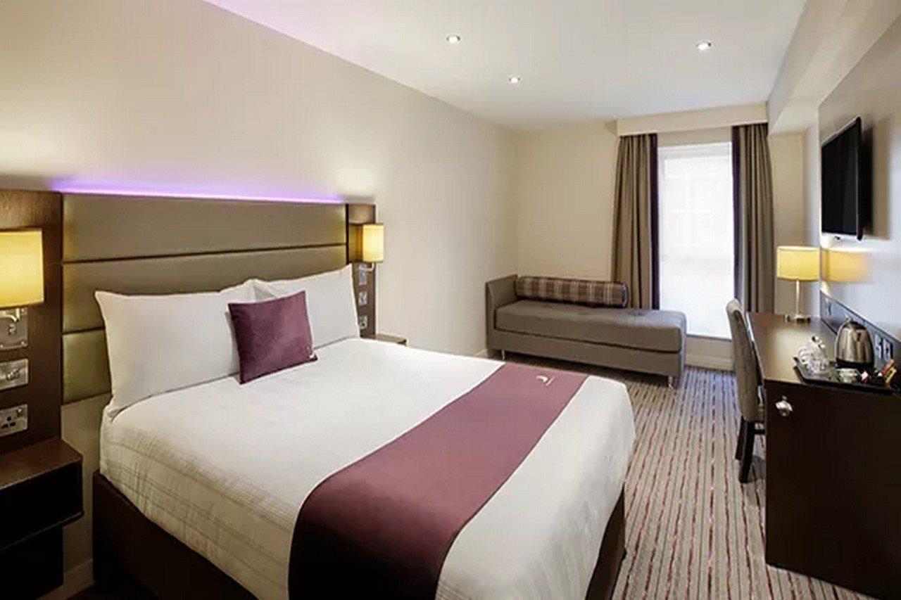Premier Inn Maidenhead Town Centre Exterior photo